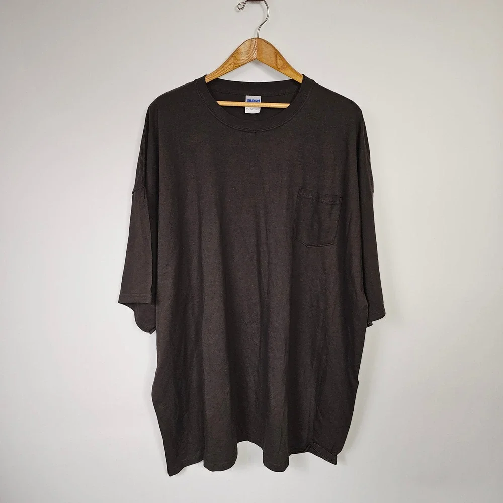 NEW Gildan Ultra Cotton Pocket T-Shirt 5XL Brown Relaxed Fit Menswear Casual - Picture 1 of 9